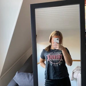 T shirt - En svart t-shirt ifrån gina tricot storlek S