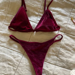 Velvet bikini  - Aldrig använd bikini. Velvet/sammet aktigt material. Storlek S 