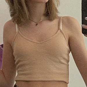 Beigt linne - Beigt linne från ASOS i storlek XS, som nytt.