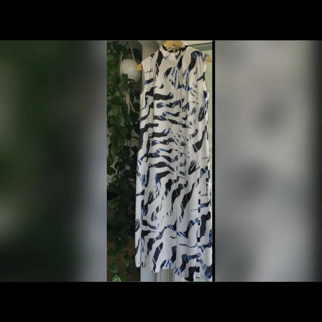 Mid-leg dresse WHYRED (White and bleu) 