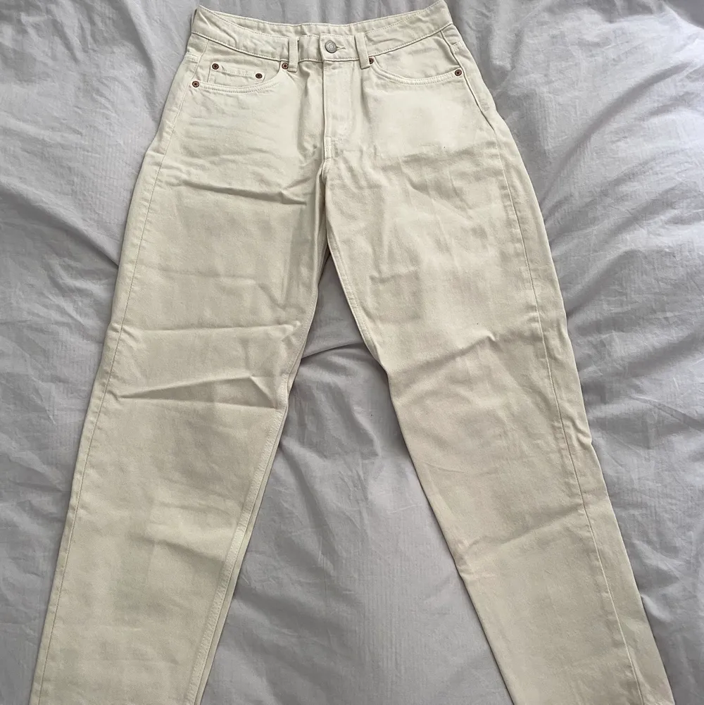 Weekday lash jeans, mom jeans. Storlek w28 l30. Nyskick! (Lite mindre i storleken). Jeans & Byxor.