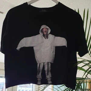 Billie Ellish kroptop  - Bud I commenter I mycket bra and 