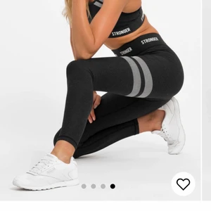 Träningsbyxor  - Sköna och snygga tights från stonger🖤 ordinarie pris 700 säljer för 350kr❤️
