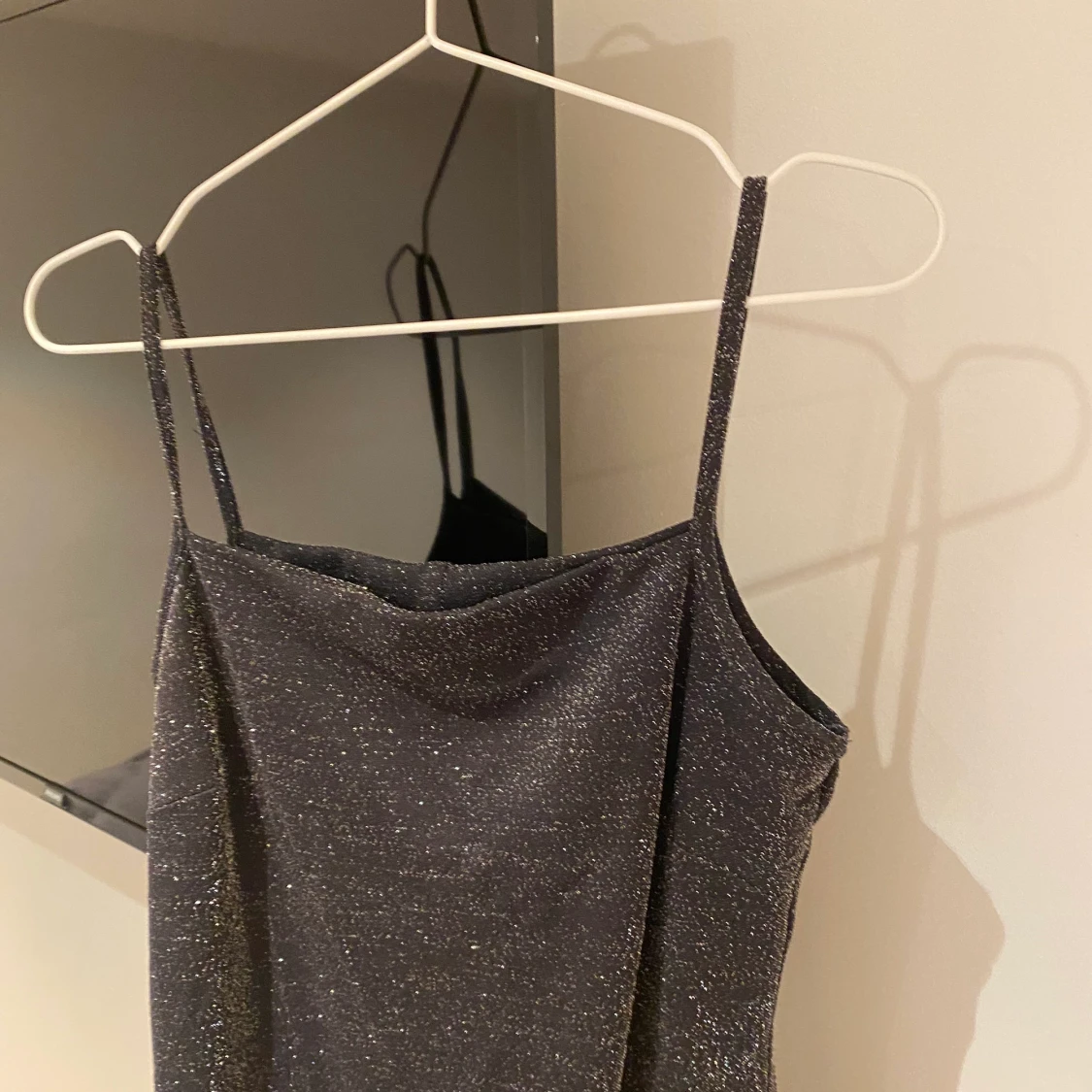 Glittrig klänning - 90