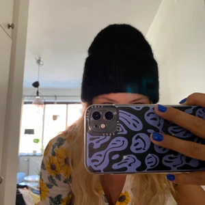 Mössor - Tvättas innan de skickas, kan även mötas i Linköping. 50kr/mössa eller båda för 80kr, frakten tillkommer på 22kr