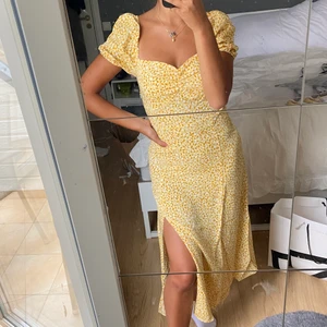 Klänning - ! Långklänning gul med slits😍😋