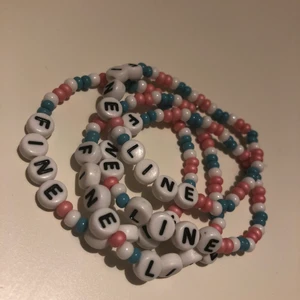 Harry Styles armband - Designa ditt egna armband! Välj din favoritlåt, album eller quote och sätt det på ett armband. 