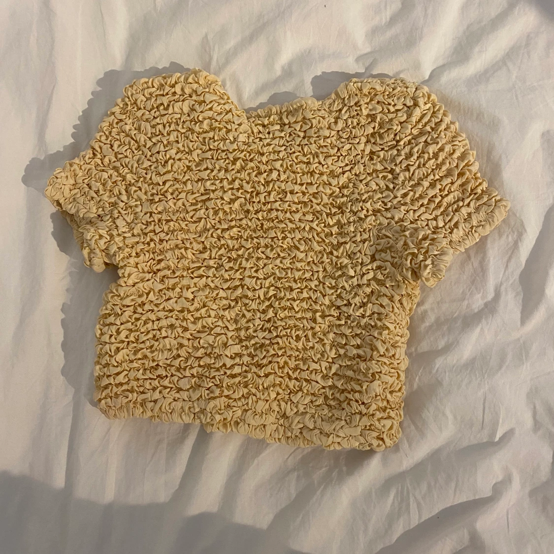 Gul croppad topp - 90