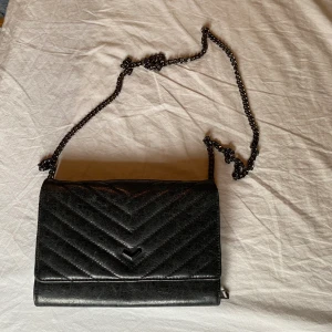 Botkier väska  - Väska från botkier new york i fint skick. Säljer pga av att den inte kommer till användning. 