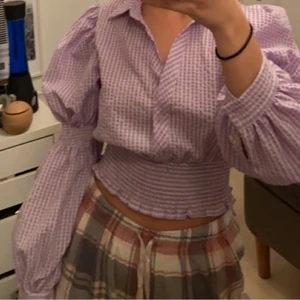 Tröja - Från Zara, tror jag köpte den för ca 300kr. Använd 1 gång. Storlek S/M