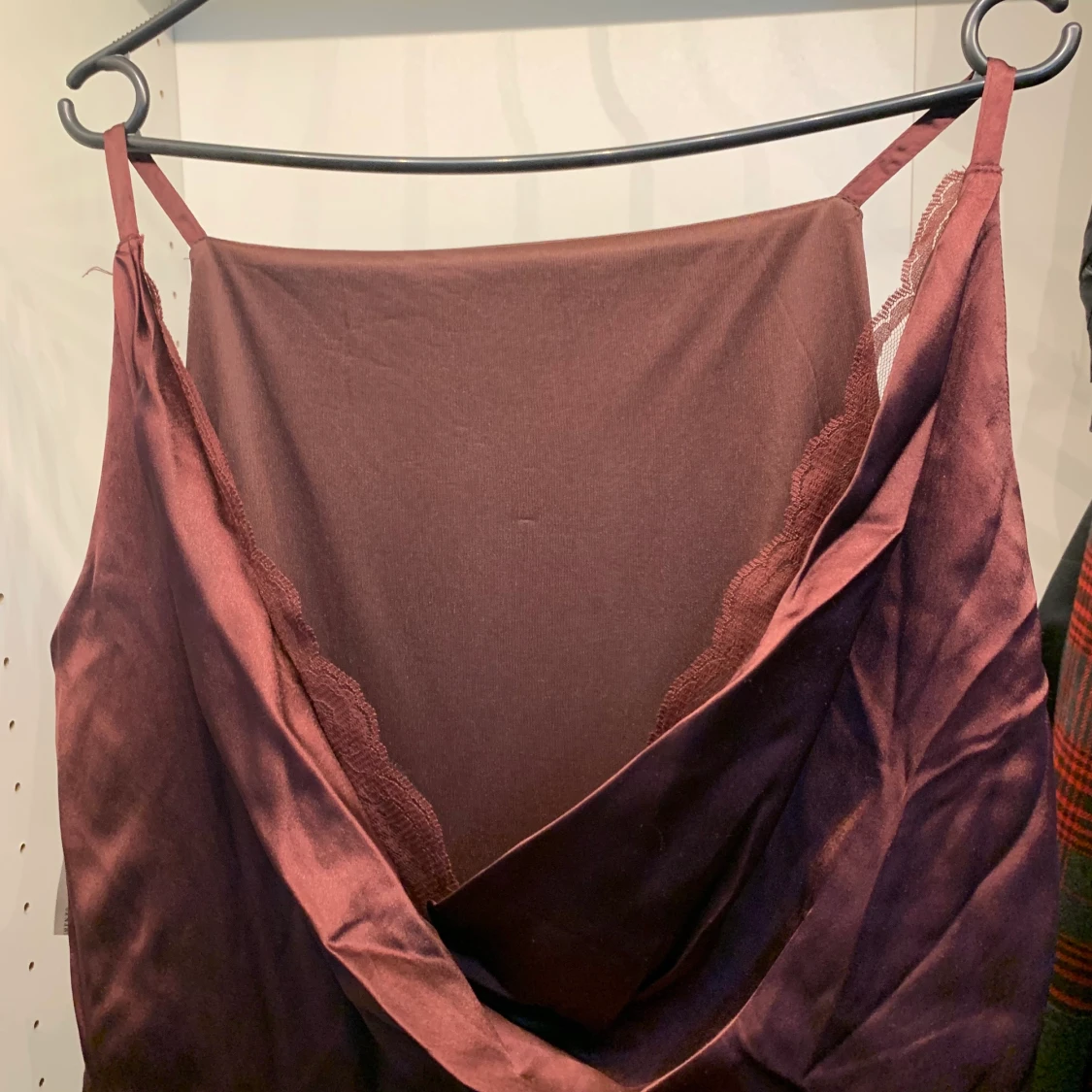 Trendig satin klänning/gown  - 90