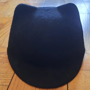 Katthatt - Söt hatt från Zara med kattöron på.