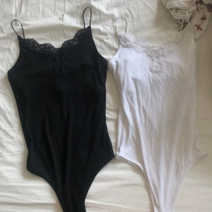Bodies linnen  - Gulliga Bodies för sommaren! Använd en gång men tyckte de va för små tyvärr. Inga defekter. Köp båda för 120 inkl frakt!❤️ 