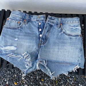 Levis shorts  - Ett par Levis shorts i storlek 28 . Använda typ 10 gånger men fortfarande jätte fina ! 💕💕om ni vill ha mer info elr nått så skriv till mig 🙉