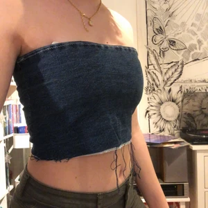 denim top - söt denim top som jag sytt själv! den är ganska liten men banden är justerbara, knyts där bak
