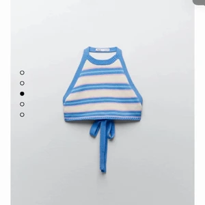 ZARA STICKAD TOPP - storlek L men passar både M och S också. Se bilder för hur den sitter på mig! Har även en grön M. 