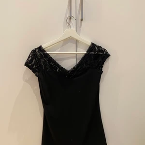 Super söt tröja! - Säljer denna super söta tröja. Den har ett mycket skönt material. Kontakta mig vid intresse❤️ säljer även fler kläder ifall du vill kika