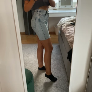 Shorts  - Säljer dessa fina shorts som jag tycker är lite för tjata för min smak. Dem är köpta från Gina. Inga fläckar eller annat. 