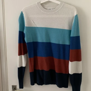 Stickad tröja - Jättefin stickad tröja som tyvärr inte kommit till användning