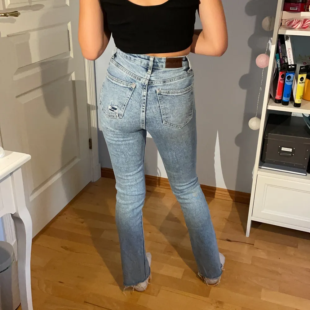 Straight jeans i fin modell och bra skick! Skriv för fler bilder eller frågor. Beställda från Zalando med märket STR. 💞. Jeans & Byxor.