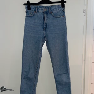 Jenas - Knappt använda