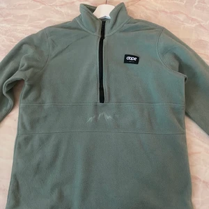 Dope fleece nyskick - Dopefleece nyskick, super fin och sitter perfekt på kroppen, jag är 164 cm, väger 58 kg och den sitter perfekt, och rymmer ett underställ under perfekt som mellan lager, mintgrön dope fleece, nyskick 650+ frakt