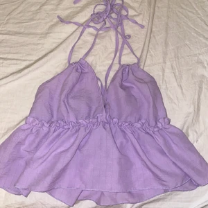 Lila topp - Söt lila topp som aldrig har använts.