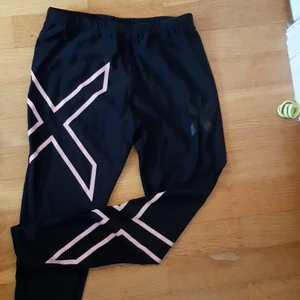 2XU rosa  - Storlek S