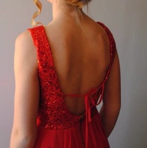 Jättefin röd klänning med öppen rygg - Så fkn klänning. Storlek XS. Okänt märke. Nyskick