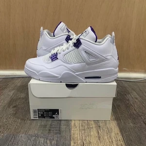 Air Jordan 4 Purple Metallic  - Skriv till mig vid mer information 
