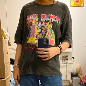 T-shirt strl. L! - Säljer denna t-shirt från Zara i storlek L för 80kr!