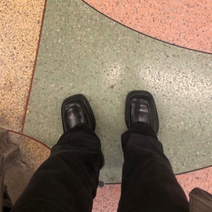 Eytys skor - Säljer mina fina eytys skor i strl 37, använder de så sällan så tycker någon annan förtjänar de mer. Fortfarande i bra skick, endast använda ett fåtal gånger. Bara att skicka ett meddelande om du har några frågor😊