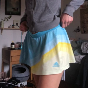 Tenniskjol  - Såå fin tenniskjol från adidas