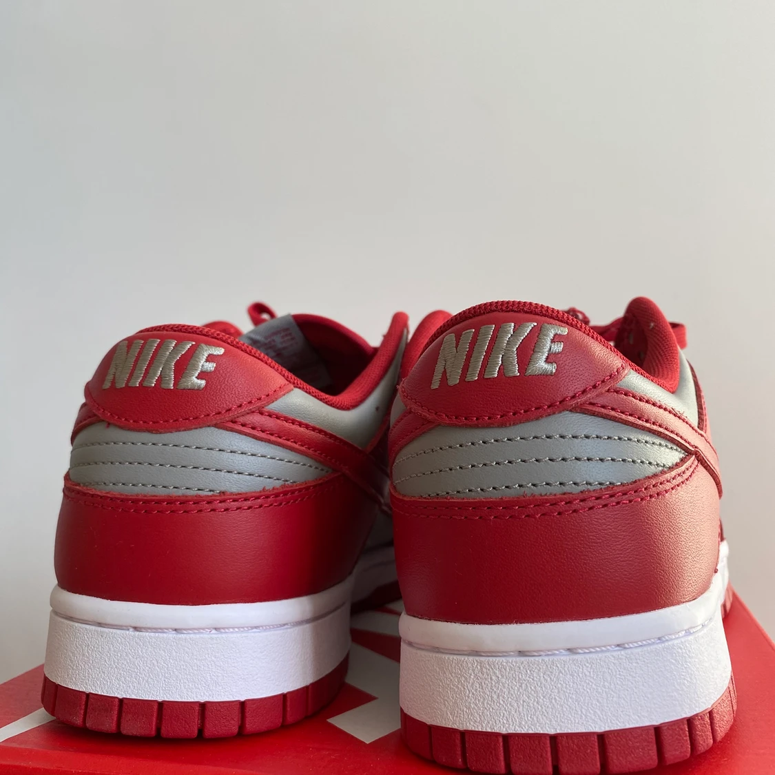 Nike Dunk Low Retro Medium Grey Varsity Red UNLV - 91
