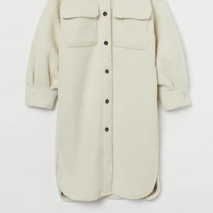SÖKER SKJORTJACKA I PILE FRÅN H&M  - Hej, jag söker gärna skjortjackan i pile från H&M... XXS, XS eller S... Båra i vit färg... 