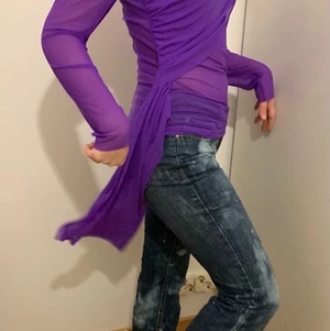 Lila mesh topp - En fin lila topp! XS i storlek, bud börjar på 30kr. 