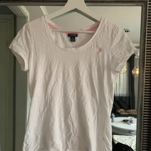 Tshirt - T-shirt vit , Fint skick köparen står för frakt