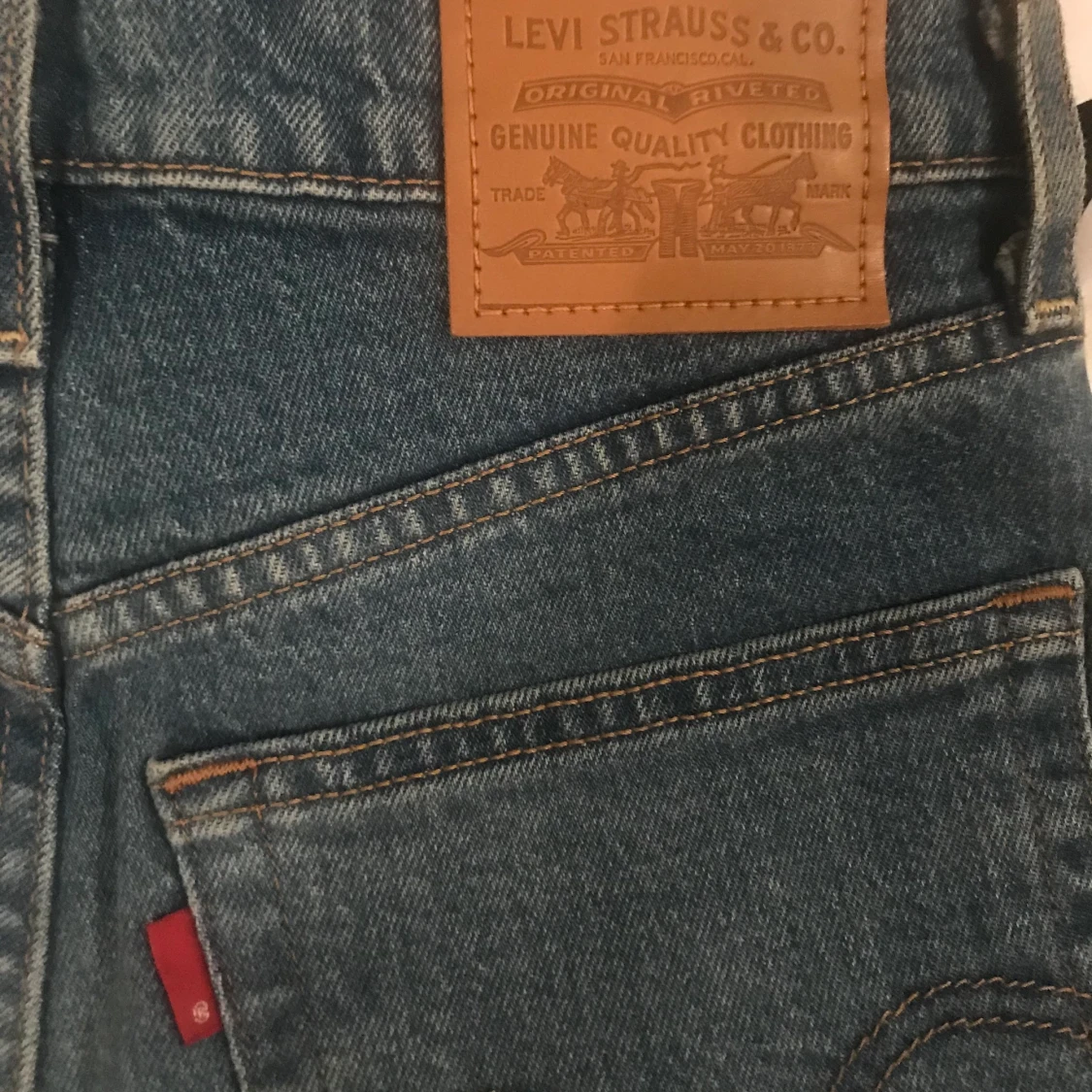 Raka jeans ifrån Levis 