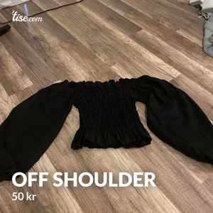 Off shoulder  - Passar både xs-s