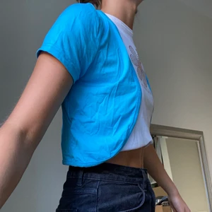 Kofta - Så fin kofta/topp som verkligen ger det lilla extra till outfiten💙💙