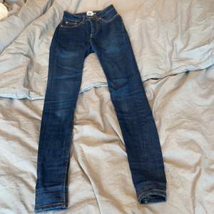 Jeans från lager 157 i strl. XXS.