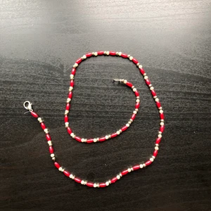 Underbart halsband  - Jättefint pärlat halsband