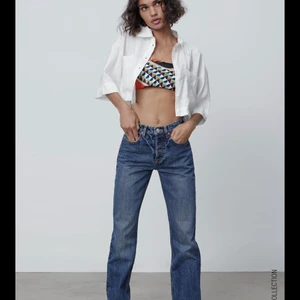 Jeans - Intressekoll på mina mid Rise straight jeans från zara som är helt slutsålda då jag tycker de sitter lite för stort på mig! Vid många intresserade blir det budgivning , kan även tänka mig att byta mot en storlek 34 (antingen i denna färg, den ljustaste eller näst ljusaste) ❤️ Väldigt bra skick, knappt använda. Köparen står för frakten💕 det står att budgivningen ör avslutat men jeansen ör INTE sålda