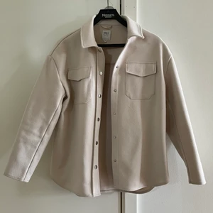 Sommar/vår kofta - Min absoluta favorit så fin. Denna är från only 