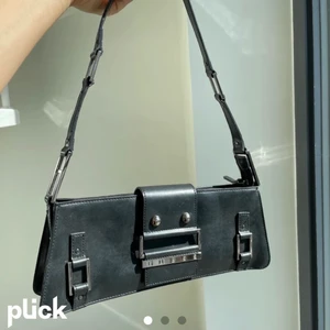 Vintage guess väska - Super fin äkta väska från guess, vintage!! Mycket fint skick🌸 3 för 2 på allt!!!💓💓💓