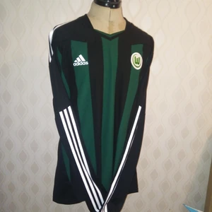 Adidas tröja - Träningströja från Adidas i en stil L. Finns i Västerås eller skickas mot frakt.