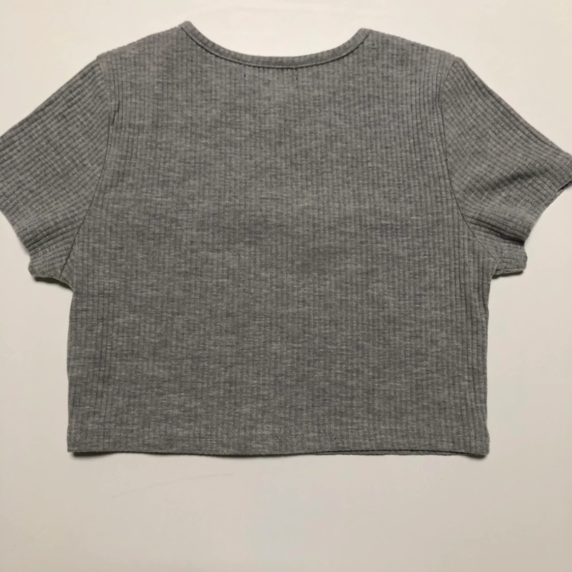 Dahli t-shirt kort grå ribbad - 90