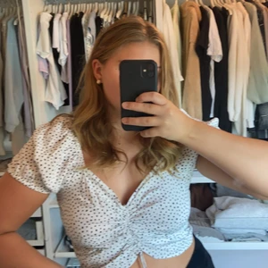 Topp - Prickig topp från H&M, använt 1 gång💗