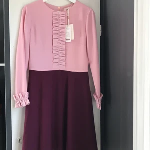 Ted Baker klänning  - Rosa Ted Baker klänning. Aldrig använd, prislapp finns kvar. Nypris 169 GBP. 