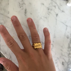 Maria Nilsdotter BOOM-ring - Säljer denna ring, syns att den är använd!